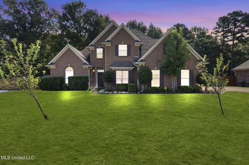 2210 Westwind Dr, Nesbit, MS, 38651-7327 | Card Image