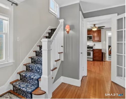 31 Somerset St, Wethersfield, CT, 06109-3030 | Card Image