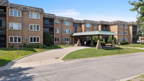 apt-209-3200 Virginia Ave S, Saint Louis Park, MN, 55426-3633 | Card Image