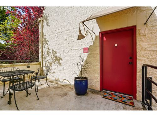 1947 Nw Hoyt St, Portland, OR, 97209-1227 | Card Image