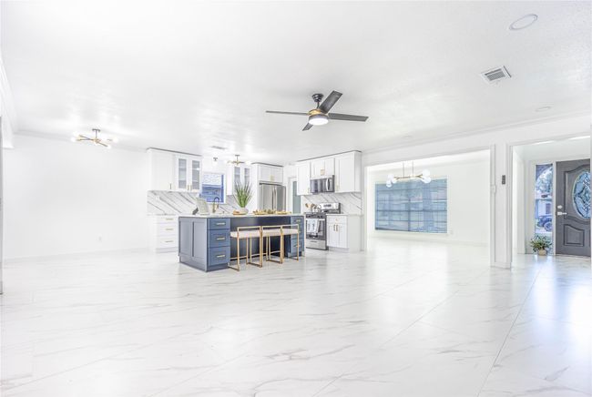 15802 Edenvale St, House other with 3 bedrooms, 2 bathrooms and 2 parking in Friendswood TX | Image 6