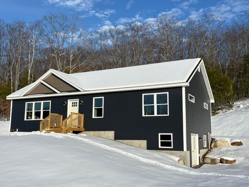 12 Hillside Drive, Raymond, ME, 04071 | Card Image