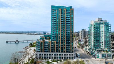 704 - 2060 Lakeshore Rd, Condo with 2 bedrooms, 2 bathrooms and 1 parking in Burlington ON | Image 2