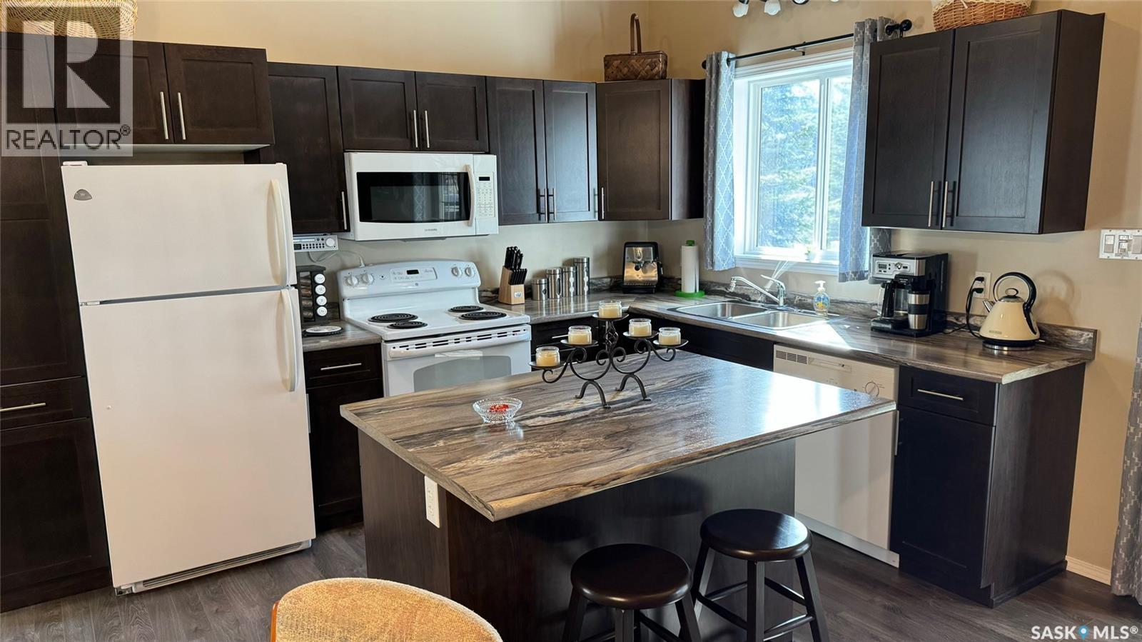 Residential in Sturgeon Lake 3