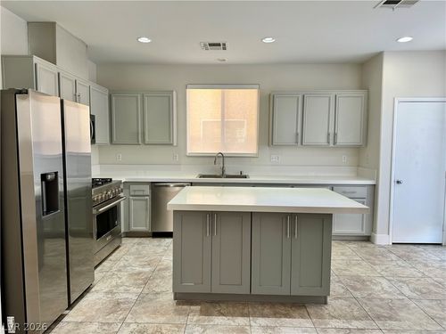 5352 Magnolia Crossing St, Las Vegas, NV, 89148-7661 | Card Image