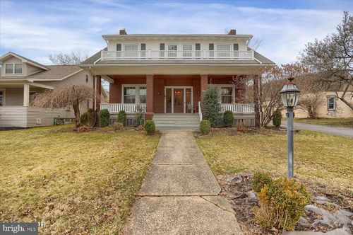 1009 Woodmont Ave, WILLIAMSPORT, PA, 17701-3121 | Card Image