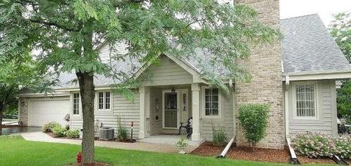 1d-N21W24178 Dorchester Drive, Pewaukee, WI, 53072 | Card Image