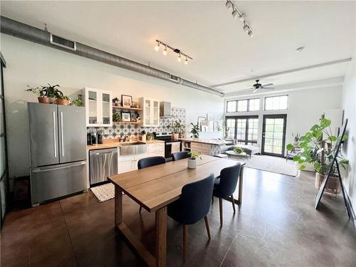 apt-306-2235 E 6th St, Austin, TX, 78702-3449 | Card Image