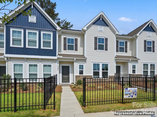 6613 Fire Lily Ln, Charlotte, NC, 28216 | Card Image