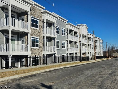 112-7 Theta Dr, Vernon, NJ, 07462 | Card Image