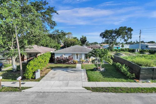 320 Ne 33rd St, Oakland Park, FL, 33334-2136 | Card Image
