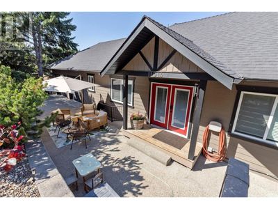 11014 Mountford Ave, House other with 6 bedrooms, 4 bathrooms and 4 parking in Summerland BC | Image 1