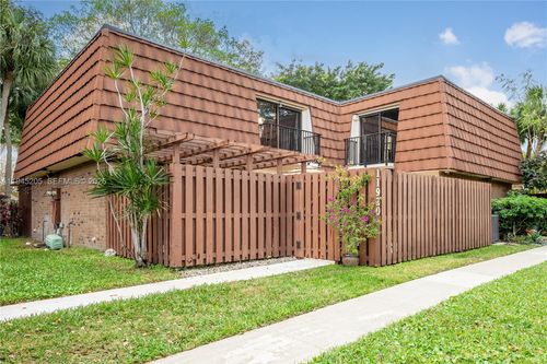 11920 Sw 9th Mnr, Davie, FL, 33325-3893 | Card Image