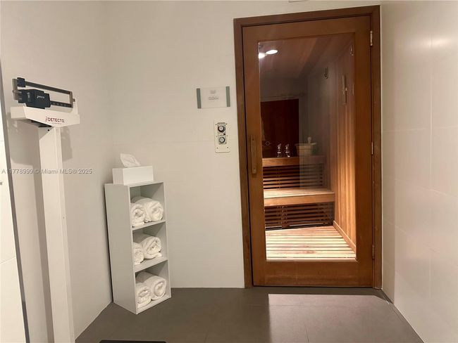 STE-4M - 400 Alton Rd, Condo with 1 bedrooms, 2 bathrooms and null parking in Miami Beach FL | Image 59