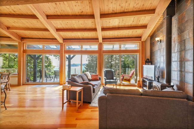 304 Esplanade Rd, House other with 3 bedrooms, 2 bathrooms and null parking in Gibsons BC | Image 12