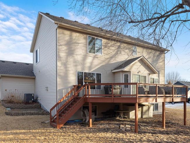 Another view of the rear of the home | Image 5
