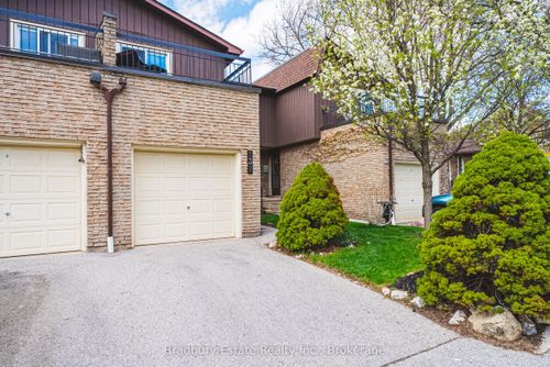 137-2301 Cavendish Dr, Burlington, ON, L7P3M3 | Card Image