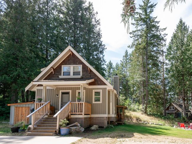 13514 Lee Road, House other with 2 bedrooms, 2 bathrooms and 5 parking in Pender Harbour BC | Image 3