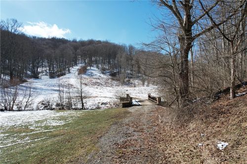 1835 Toms Run Rd, Holbrook, PA, 15341-1041 | Card Image