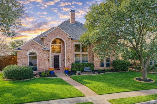 945 Creek Xing, Coppell, TX, 75019-6322 | Card Image