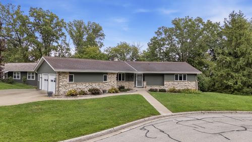 170 Crestwood Ct, Sheboygan Falls, WI, 53085-1467 | Card Image