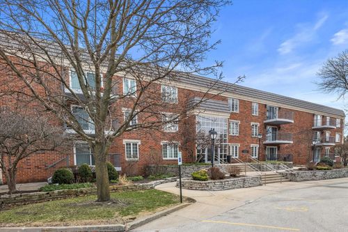 105-13335 Watertown Plank Road, Elm Grove, WI, 53122 | Card Image