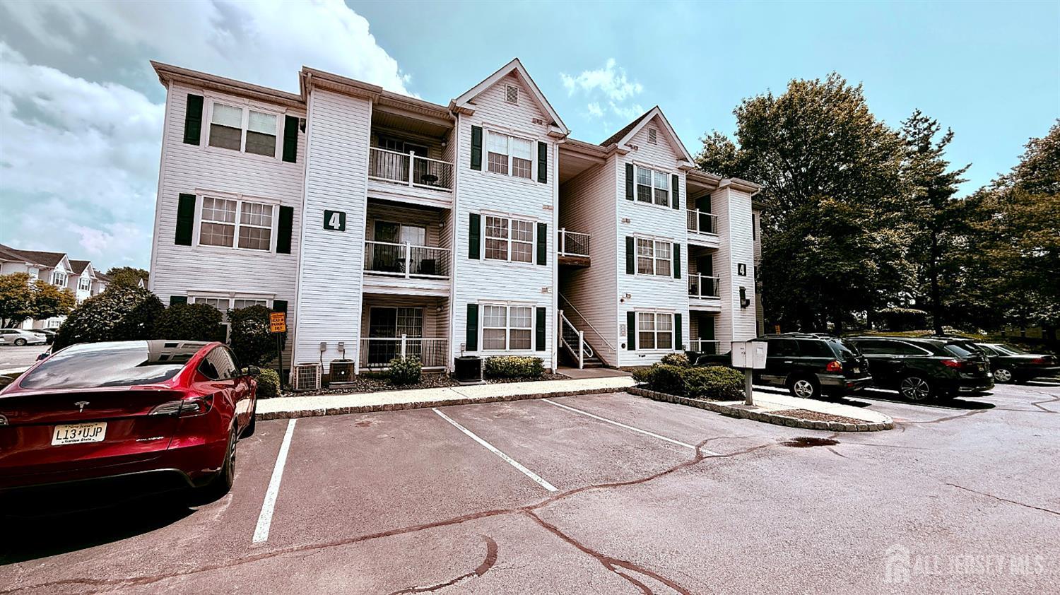 Residential Lease in Edison