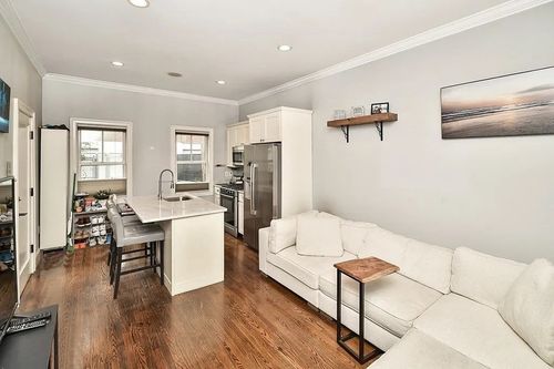 apt-1-254 Bowen St, Boston, MA, 02127-4641 | Card Image