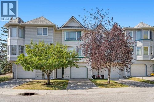 93 Patina Pk Sw, Calgary, AB, T3H3E2 | Card Image