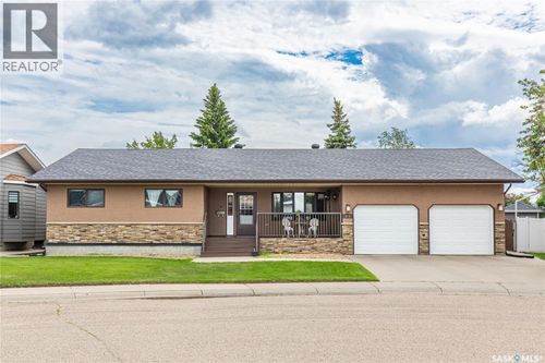 21 Thorn Cres, Moose Jaw, SK, S6J1J3 | Card Image