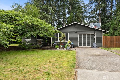 8915 Quinault Drive Ne, Olympia, WA, 98516 | Card Image