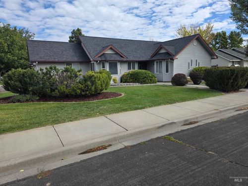 2657 4th Ave E, Twin Falls, ID, 83301-7520 | Card Image