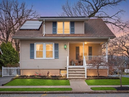 108 9th Ave, Hawthorne, NJ, 07506-1645 | Card Image