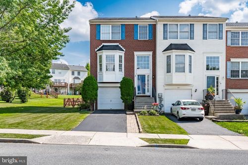 400 S Oak St, Freemansburg, PA, 18017-7072 | Card Image