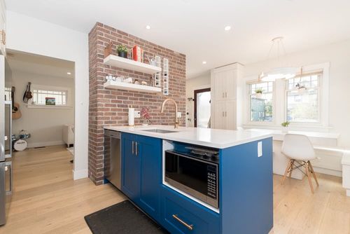 1610 Salsbury Dr, Vancouver, BC, V5L4B8 | Card Image