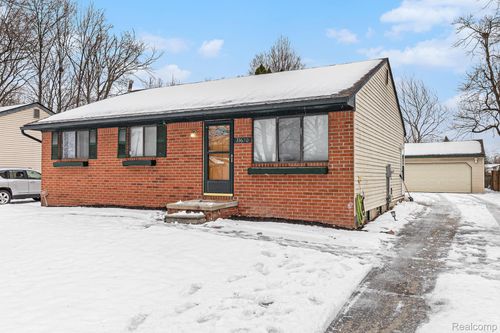 33670 Harvard St, Westland, MI, 48186-4524 | Card Image