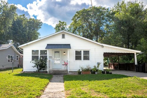 955 S Ellsworth Ave, Marshall, MO, 65340-2607 | Card Image