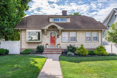 31 Grove Ave, Verona, NJ, 07044-1610 | Card Image