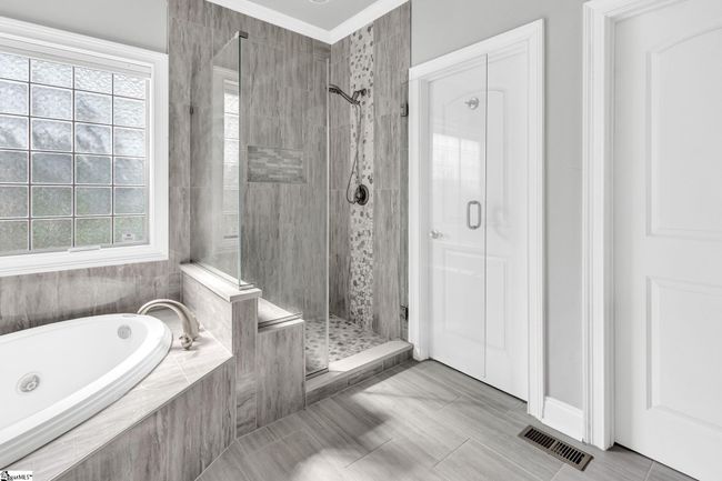 528 Carolee Way, House other with 5 bedrooms, 4 bathrooms and 3 parking in Greer SC | Image 23