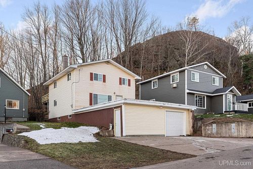 215 Hazel Street, Ishpeming, MI, 49849 | Card Image