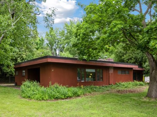 10324 Lakeview Dr W, Minnetonka, MN, 55305-2618 | Card Image