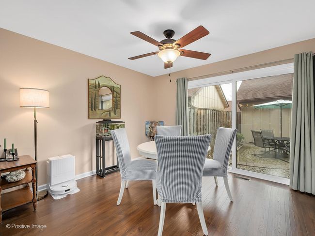 7 Kane Ct, Townhouse with 2 bedrooms, 4 bathrooms and 2 parking in Willowbrook IL | Image 6