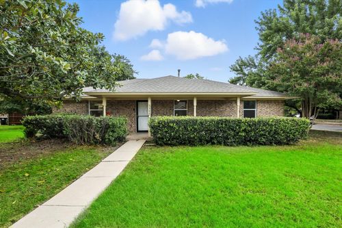 3300 Dunes St, Denton, TX, 76209-1426 | Card Image