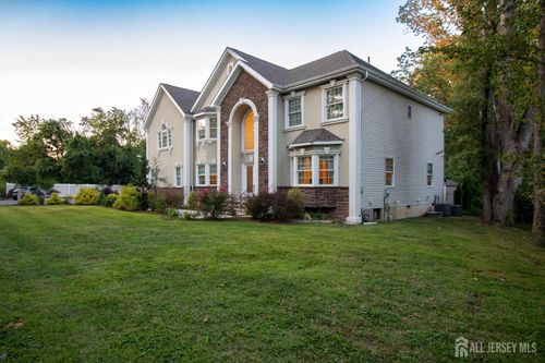 13 Deans Ln, MONMOUTH JUNCTION, NJ, 08852-2424 | Card Image