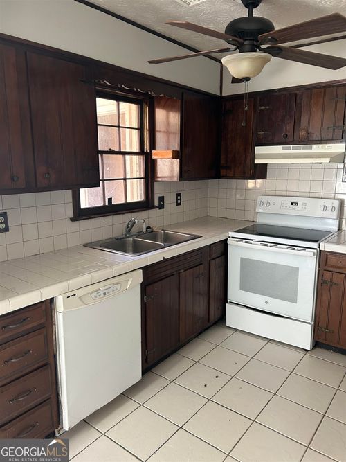 1421 Villa Pines Ct Nw, Conyers, GA, 30012-3541 | Card Image