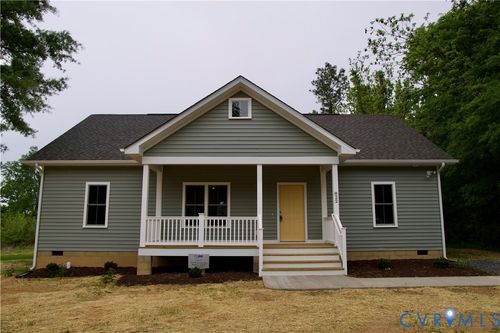 822 Nottoway Ave, Blackstone, VA, 23824-2900 | Card Image