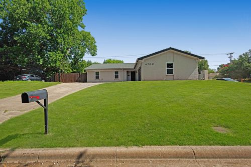 4700 Cinnamon Hill Dr, Fort Worth, TX, 76133-6119 | Card Image