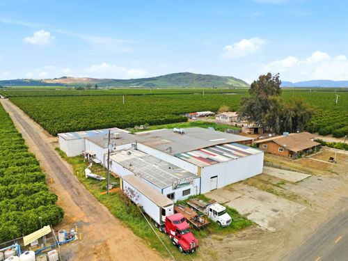 42637 Road 114, Dinuba, CA, 93618-9334 | Card Image