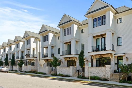 28 Claussen Ave, Greenville, SC, 29601-3518 | Card Image