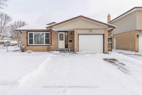 899 Ashdale Cres W, Peterborough, ON, K9H7H6 | Card Image